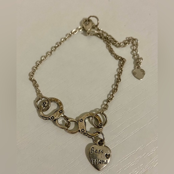 Chic Gold Heart “Best Friend” Hand Cuffs Charm Bracelet - Picture 1 of 4